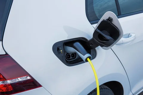 Volkswagen Golf e-Golf 2014 view 5