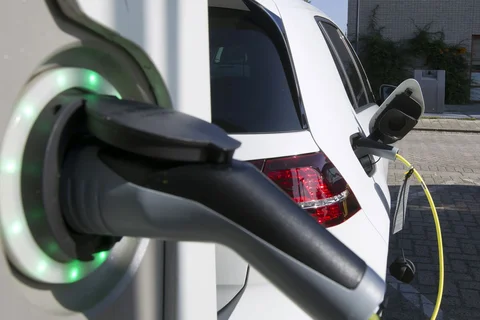 Volkswagen Golf e-Golf 2014 view 11