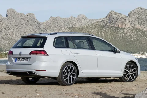Volkswagen Golf Variant 2.0 TSI 4Motion R 2017 view 2