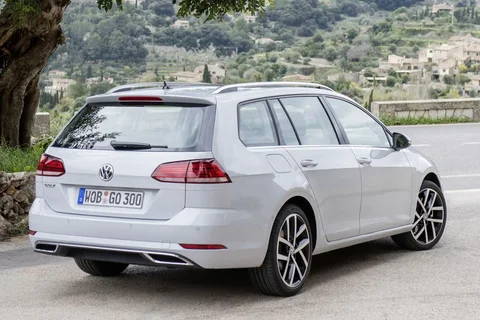 Volkswagen Golf Variant 2.0 TSI 4Motion R 2017 view 3