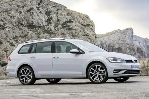 Volkswagen Golf Variant 2.0 TSI 4Motion R 2017 view 10