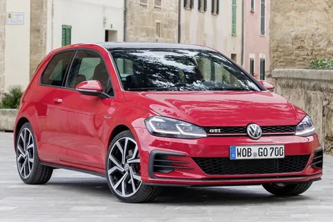 Volkswagen Golf 2.0 TSI GTI 2017 view 3