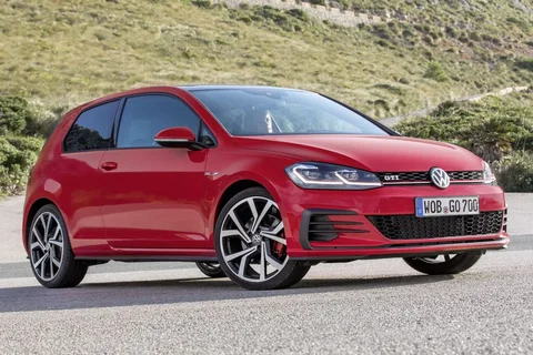 Volkswagen Golf 2.0 TSI GTI 2017 view 5