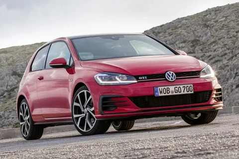 Volkswagen Golf 2.0 TSI GTI 2017 view 6
