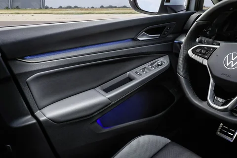 Volkswagen Golf Variant 1.5 eTSI 116hp 2024 view 6