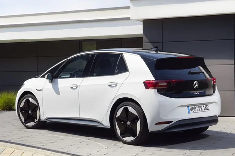 Volkswagen ID.3 58kWh 1st Plus 2020 view 3