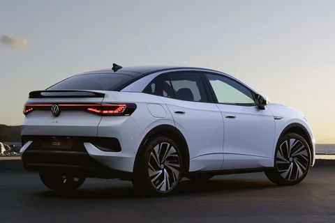 Volkswagen ID.5 77kWh 286hp Pro 2024 view 8