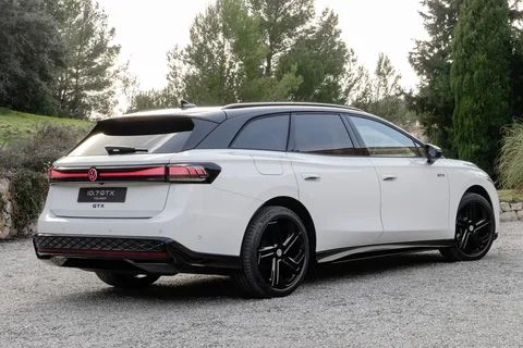 Volkswagen ID.7 Tourer 77kWh 286hp Pro 2024 view 5
