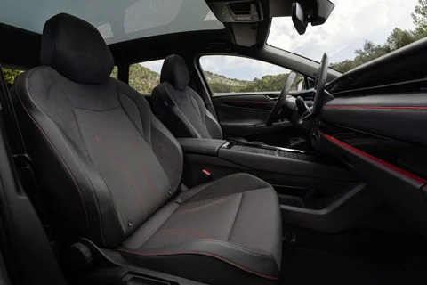 Volkswagen ID.7 Tourer 77kWh 286hp Pro 2024 view 8