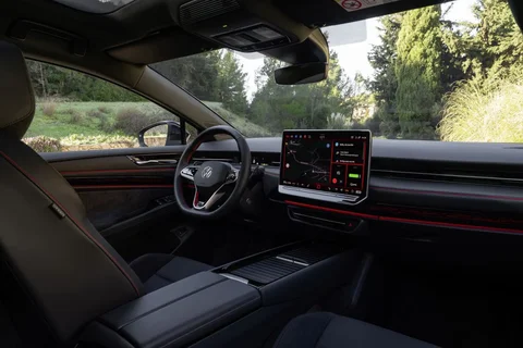 Volkswagen ID.7 Tourer 77kWh 286hp Pro 2024 view 11