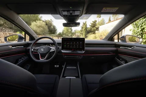 Volkswagen ID.7 Tourer 77kWh 286hp Pro 2024 view 12
