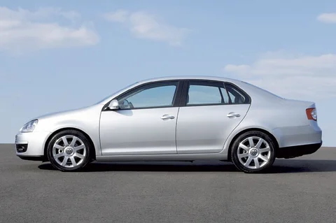 Volkswagen Jetta 1.6 Comfortline 2006 view 2
