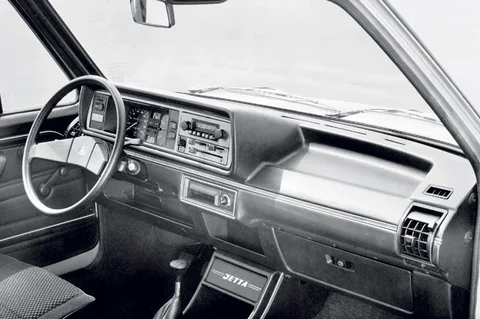 Volkswagen Jetta 1.6 GL 1981 view 2