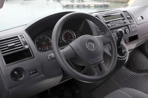 Volkswagen Multivan L1H1 2.0 Comfortline 2010 view 4