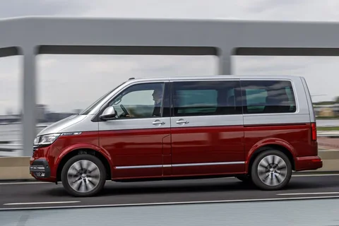 Volkswagen Multivan L1H1 2.0 TDI 204hp Highline 2021 view 4