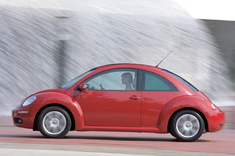 Volkswagen New Beetle Coupé 1.6 Trendline 2005 view 2