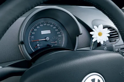 Volkswagen New Beetle Coupé 1.6 Trendline 2005 view 9