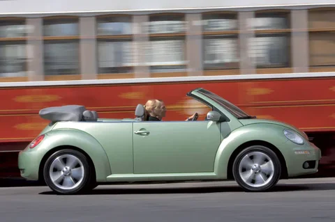 Volkswagen New Beetle Cabrio 1.6 Highline 2005 view 3