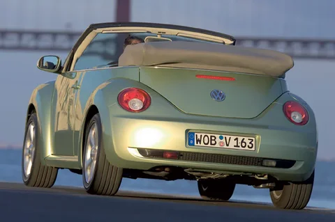 Volkswagen New Beetle Cabrio 1.6 Highline 2005 view 4