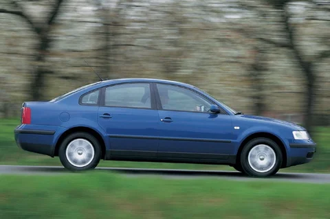 Volkswagen Passat 2.3 VR5 Syncro Highline 1998 view 3