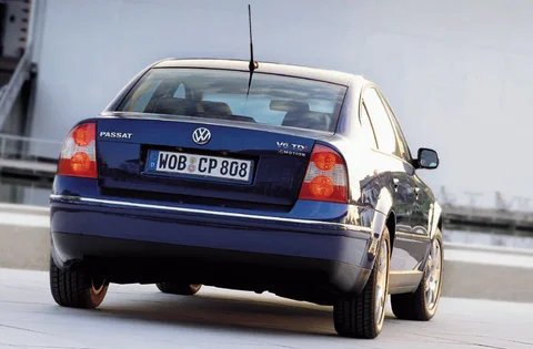 Volkswagen Passat 1.6 2000 view 5