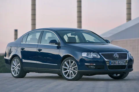 Volkswagen Passat 1.6 Easyline 2008 view 2