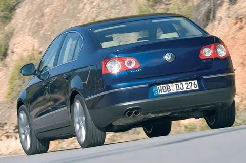 Volkswagen Passat 1.6 Easyline 2008 view 4