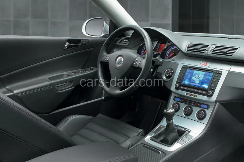 Volkswagen Passat Variant 1.6 Easyline 2008 front view