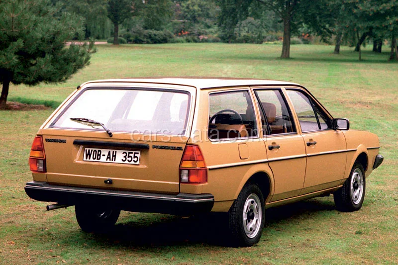 Volkswagen Passat Variant 2.0 GL 1983 front view
