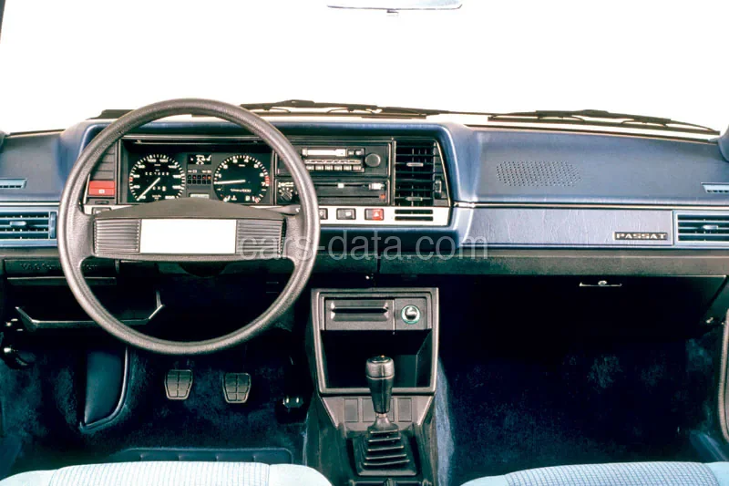 Volkswagen Passat 2.0 GL 1983 front view