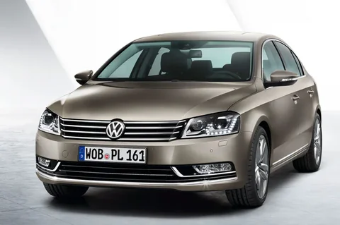 Volkswagen Passat 1.4 TSI BMT Easyline 2010 view 3
