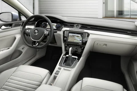 Volkswagen Passat Variant 2.0 TSI 4Motion Highline 2015 view 4