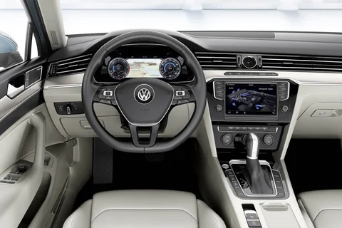 Volkswagen Passat Variant 2.0 TSI 4Motion Highline 2015 view 5