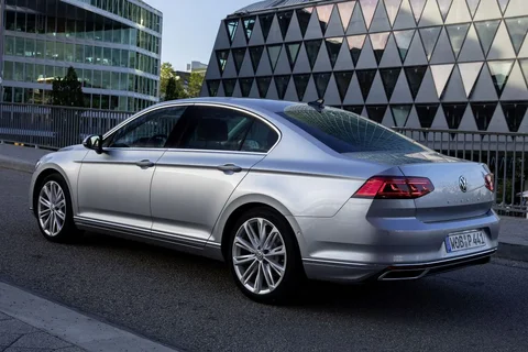 Volkswagen Passat 1.5 TSI 150hp Elegance 2019 view 3