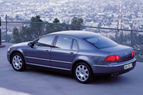 Volkswagen Phaeton 4.2 V8 4Motion 5-seater 2003 view 7