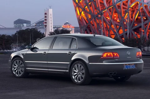 Volkswagen Phaeton 4.2 V8 4Motion 4-seater 2010 view 2