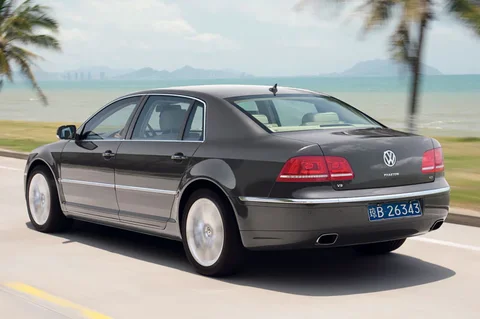 Volkswagen Phaeton 4.2 V8 4Motion 4-seater 2010 view 7
