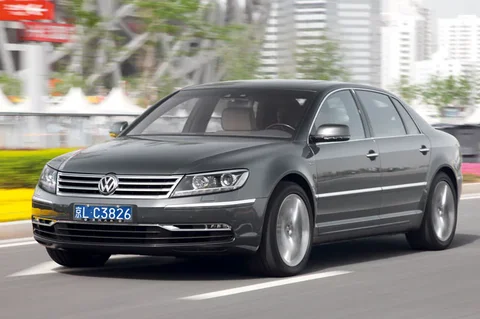 Volkswagen Phaeton 4.2 V8 4Motion 4-seater 2010 view 12