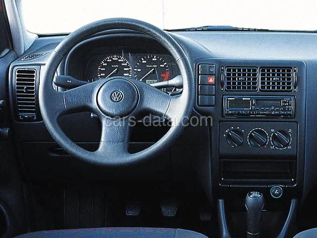 Volkswagen Polo Variant 1.4 1997 front view