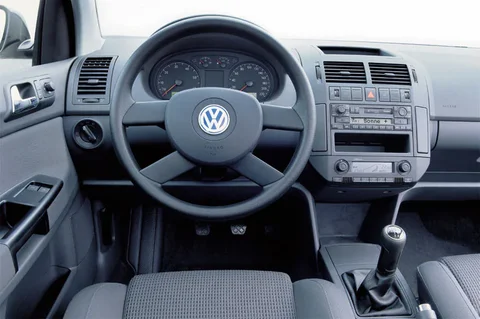 Volkswagen Polo 2001 front view