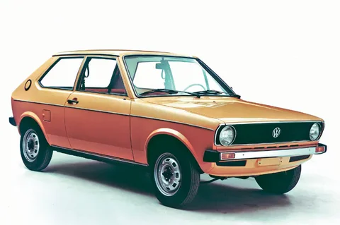 Volkswagen Polo 900 1975 view 3