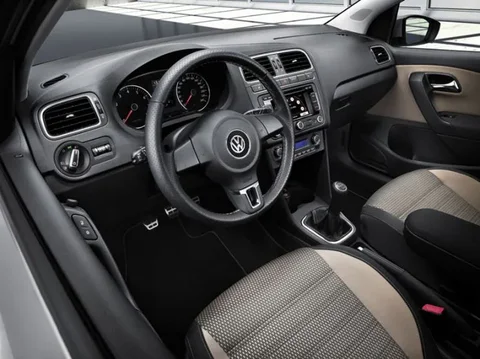 Volkswagen Polo CrossPolo 1.4 2010 view 2