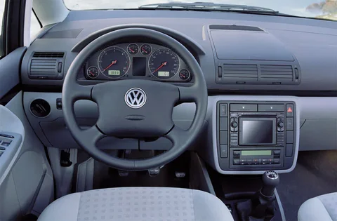 Volkswagen Sharan 2.8 V6 4Motion Highline 2000 view 8