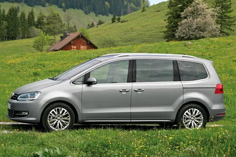 Volkswagen Sharan 2.0 TSI Highline 2011 view 6