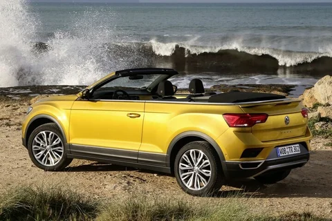 Volkswagen T-Roc Cabrio 1.5 TSI 150hp Style 2020 view 2