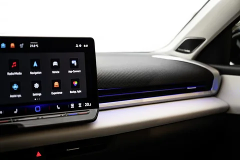 Volkswagen T-Roc 1.5 eTSI 150hp Style Edition 2025 view 2