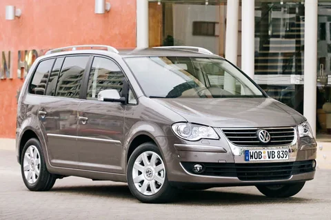 Volkswagen Touran 1.6 Optive 2008 view 2