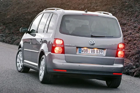 Volkswagen Touran 1.6 Optive 2008 view 3