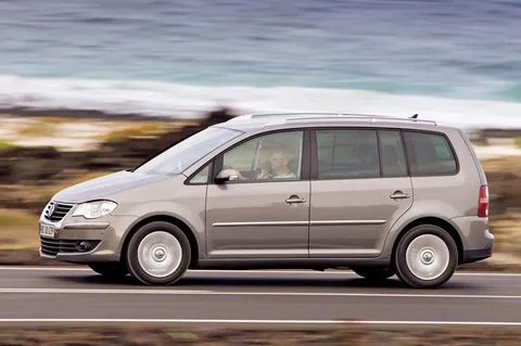 Volkswagen Touran 1.6 Optive 2008 view 10