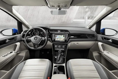Volkswagen Touran 1.2 TSI Highline 2015 view 5